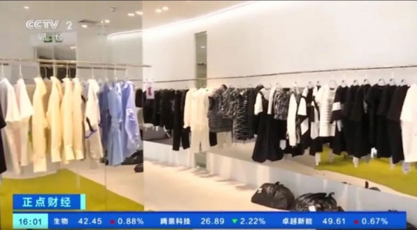 天气逐渐升温,深圳服装批发市场订单供不应求!