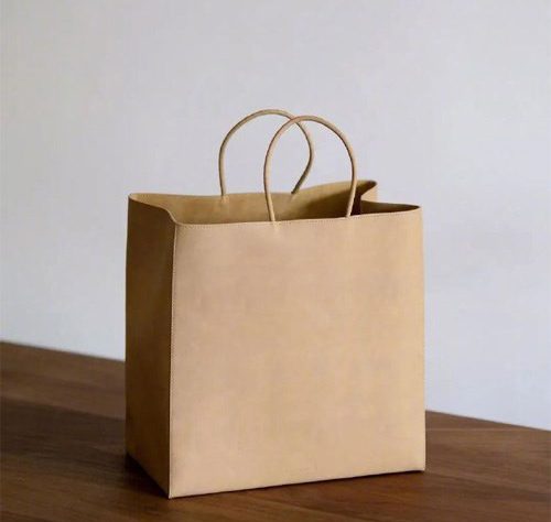 如果奢侈品包袋和普通纸袋没有区别 消费者还会买单吗